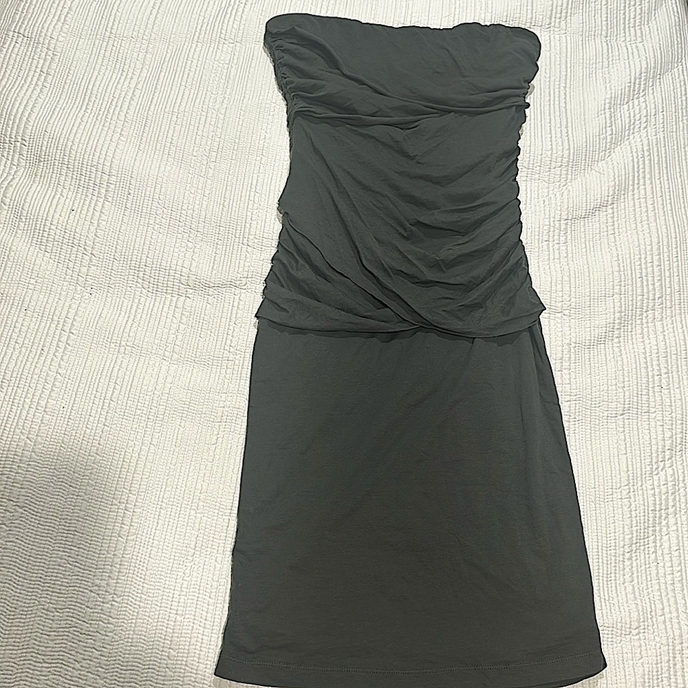 Brand: Velvet -Dark Grey stretchy sleeve less dress